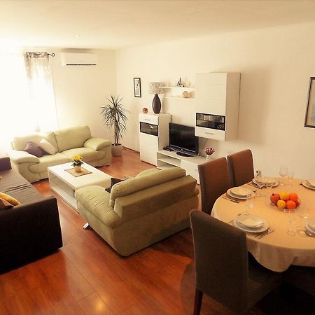 Apartment Anamarija Njivice Esterno foto