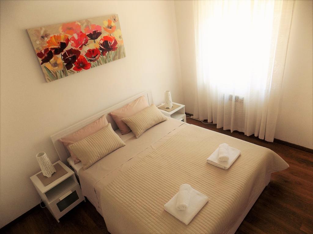 Apartment Anamarija Njivice Esterno foto