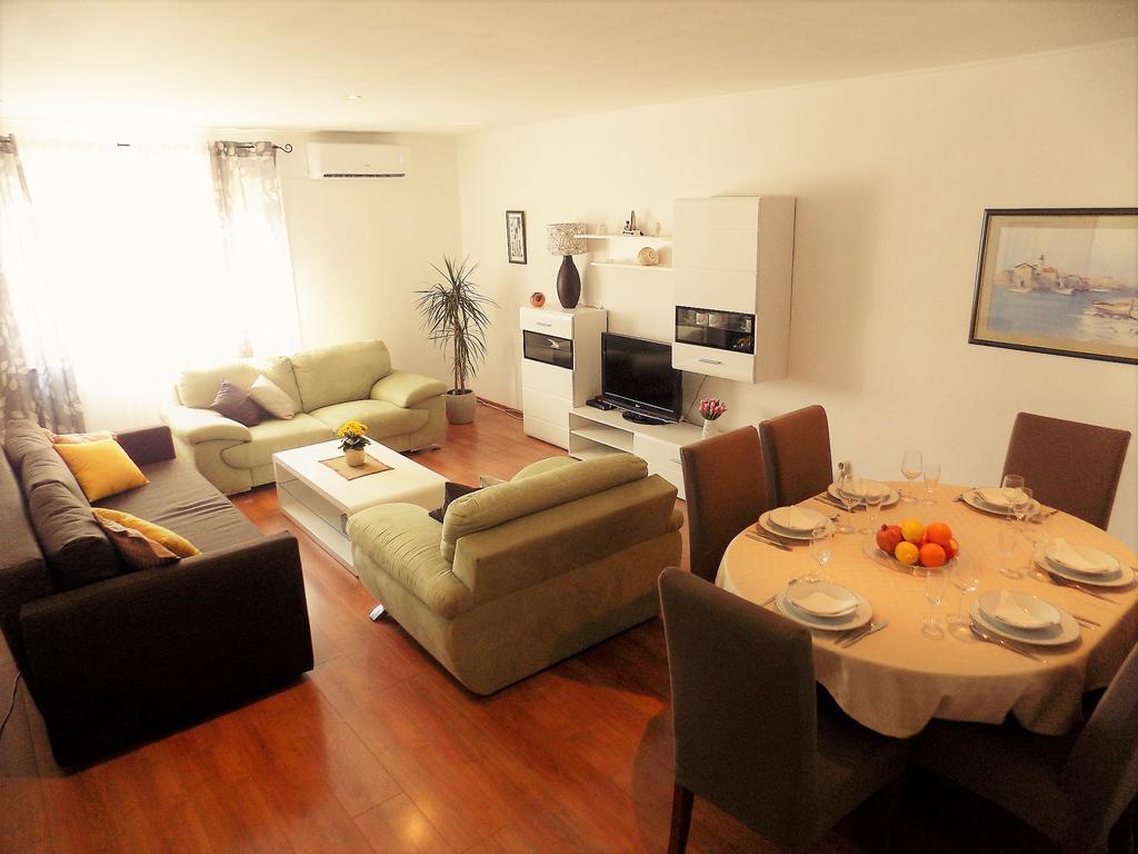 Apartment Anamarija Njivice Esterno foto